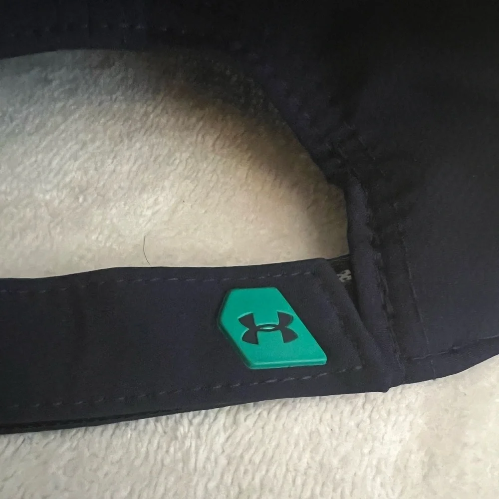 Under Armour Cap - Picture 3 of 4